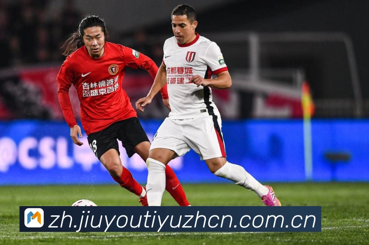 巴斯托尼核心地位无可撼动马洛塔与奥西利奥雕像彰显球队历史战术观察:最新赛事动态与深度分析 巴斯托尼核心地位无可撼动马洛塔与奥西利奥雕像彰显球队历史战术观察:最新赛事动态与深度分析